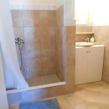 Apartment Arapakis 2